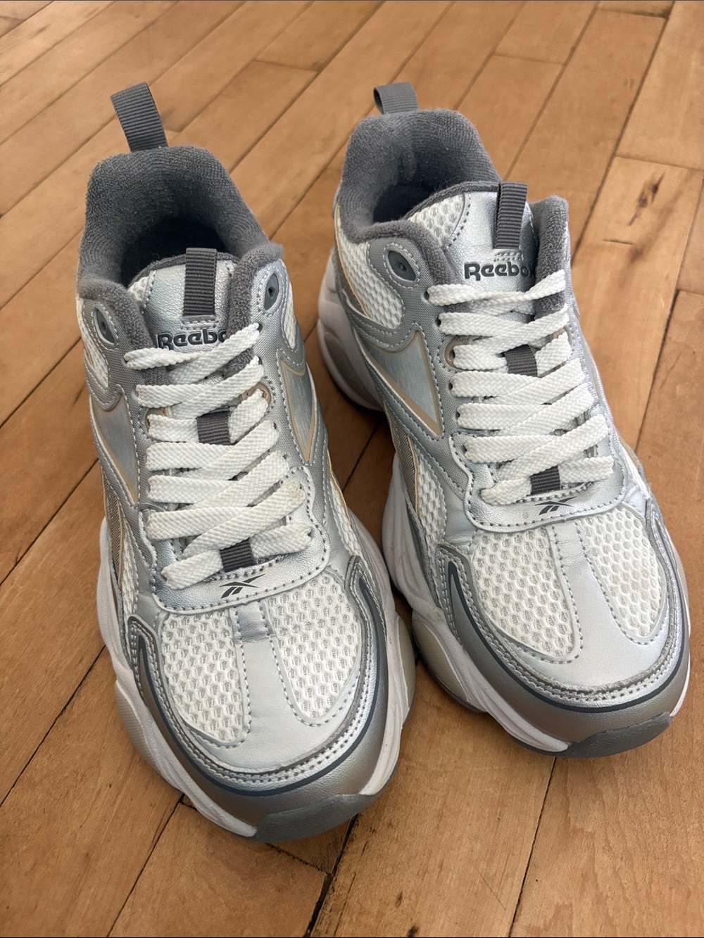 Reebok Sneakers